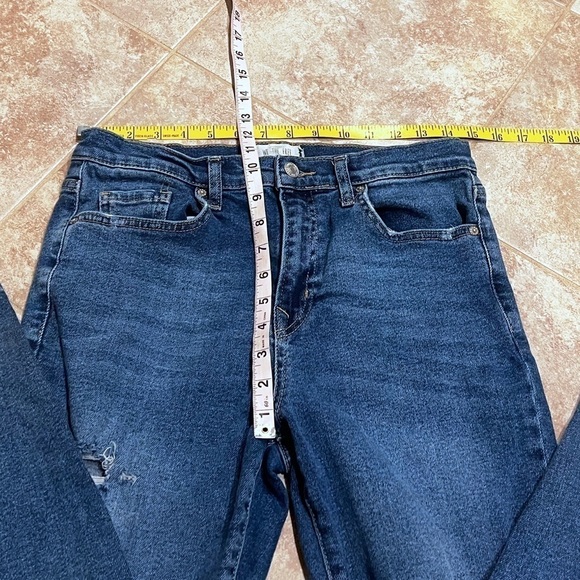 We The Free People Distressed Skinny Ankle Crop High Rise Jeans Size 30 Blue - Picture 9 of 11